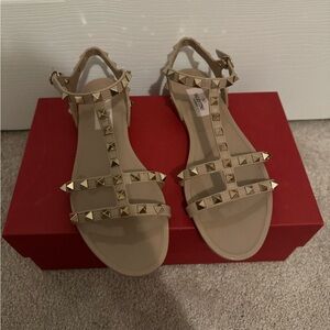 Valentino Garavani Rockstud Flat Rubber Sandals
